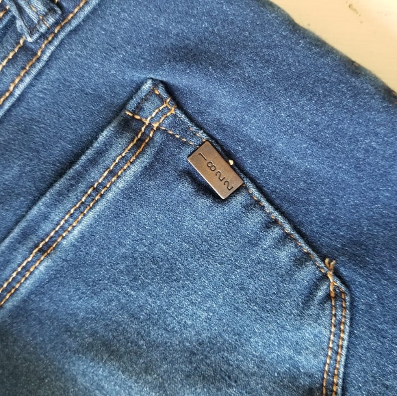 1822 Denim Jeggings - Picture 2 of 5